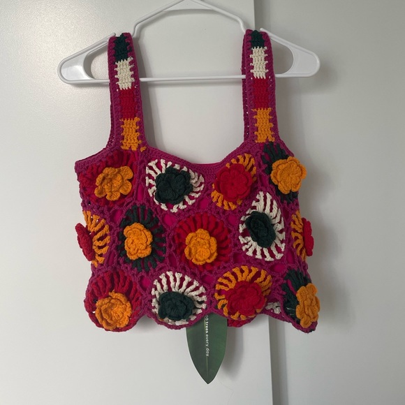 NWT FARM Rio Crochet Flowers Top - Picture 4 of 6